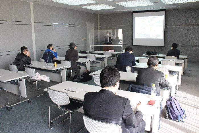 r04_gouseigijyutu _seminar_photo1.JPG