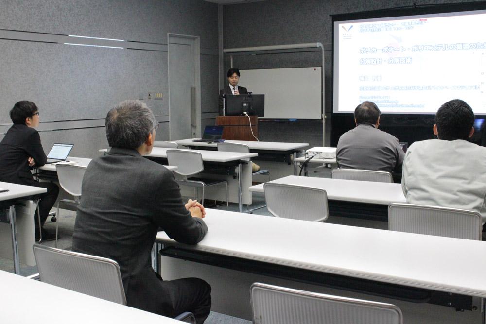 r07_kagaku_gousei_seminar_photo1.jpg